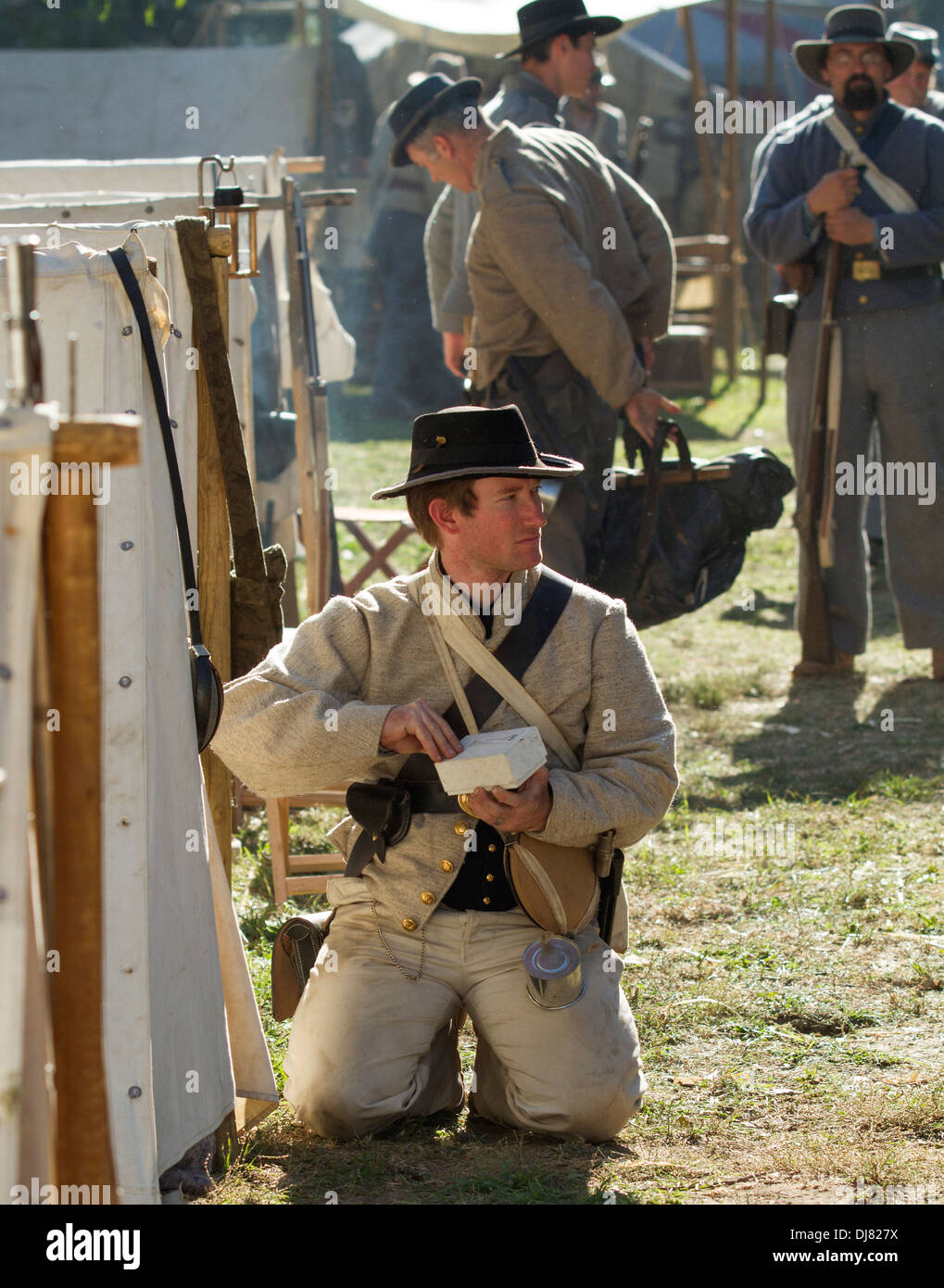 Confederate soldiers preparing for battle Stock Photo