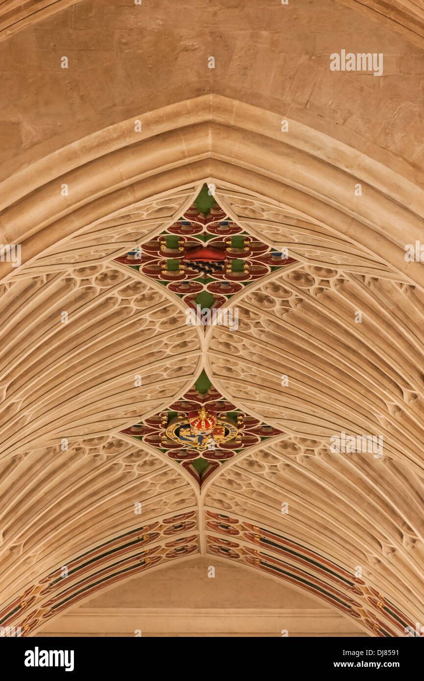 The fan vaulting in the nave ceiling of Bath Abbey in Somerset, UK ...
