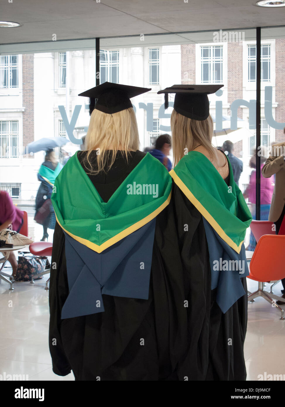 Green cap and gown graduation hi-res stock photography and images - Page 3  - Alamy