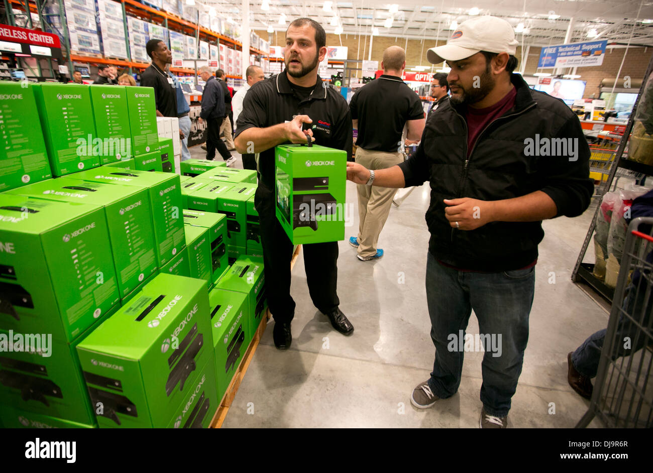 crowd at new COSTCO store to take advantage of reduced price on the new XBox  One Stock Photo - Alamy