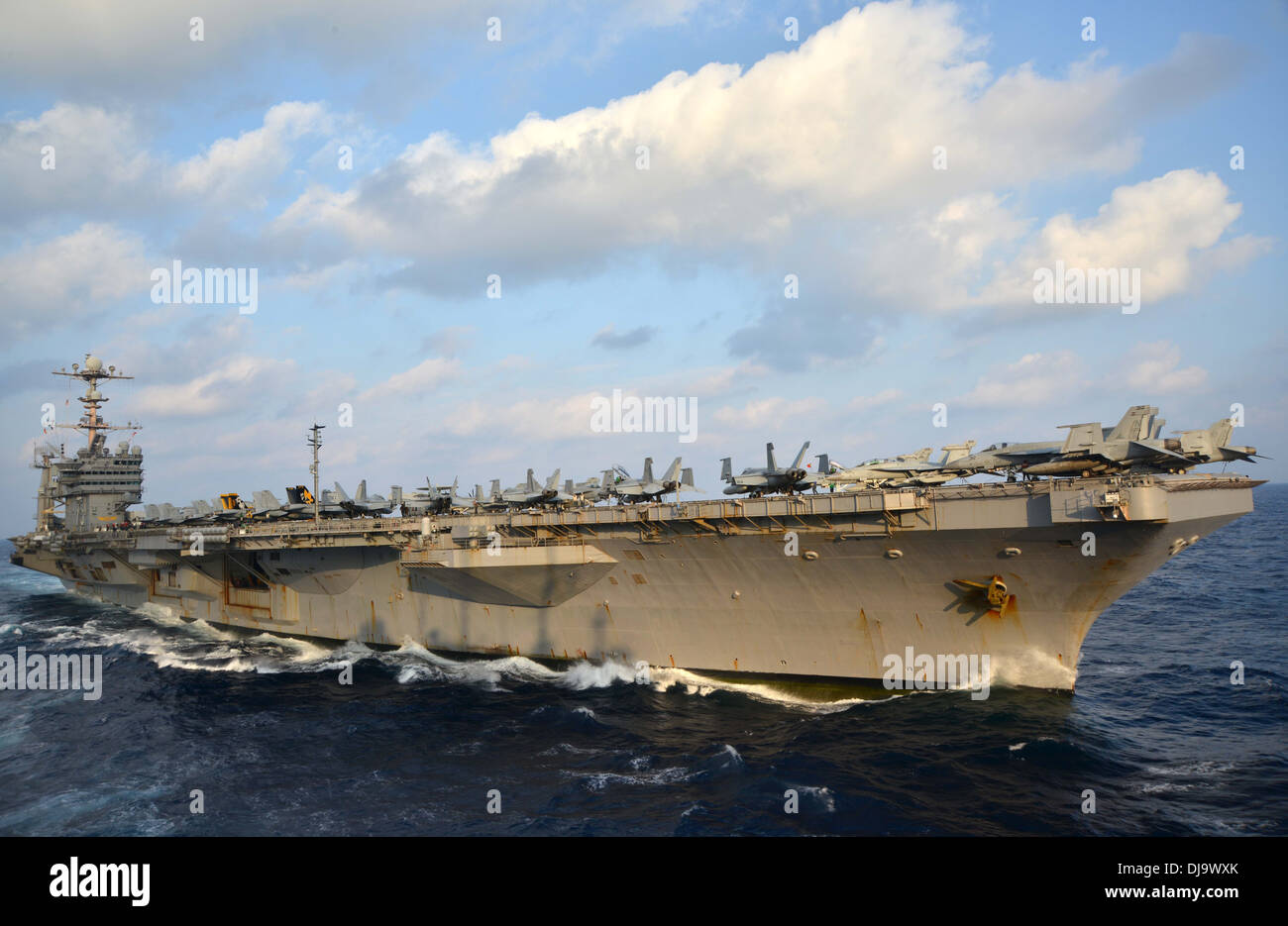 The U.S. Navy's forwarddeployed aircraft carrier USS Washington (CVN 73) steams towards