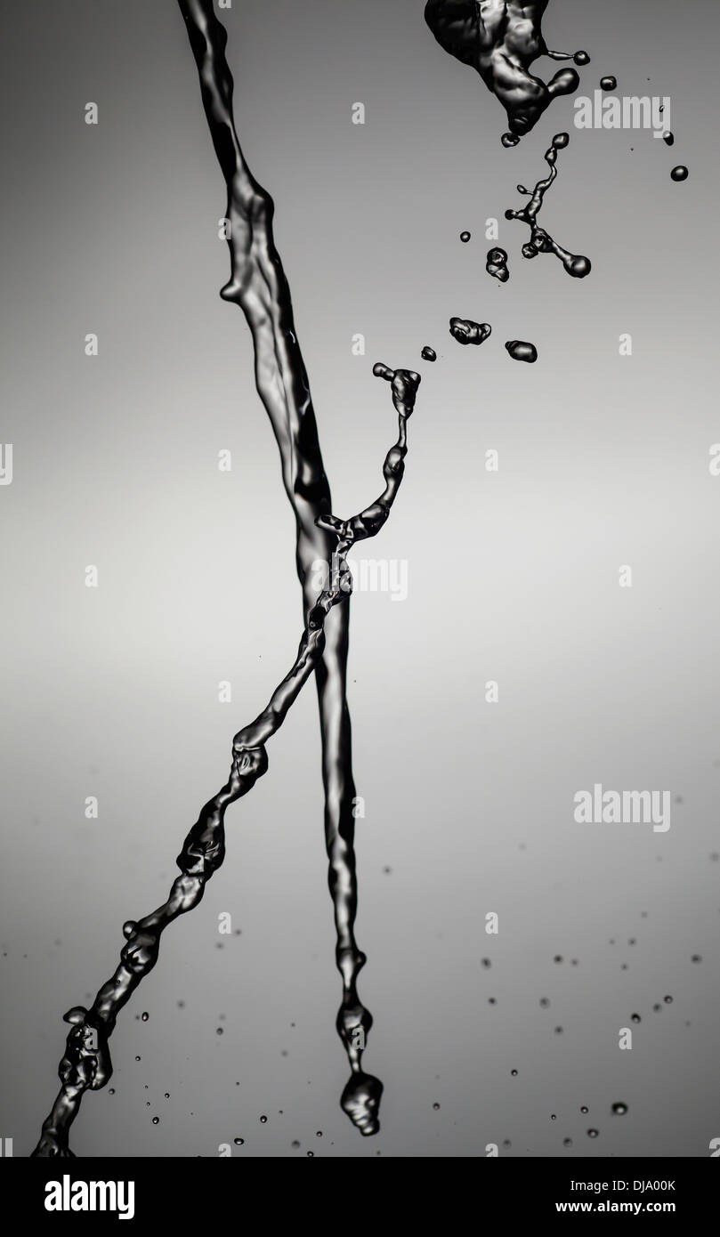 Water flowing splashing hi-res stock photography and images - Alamy