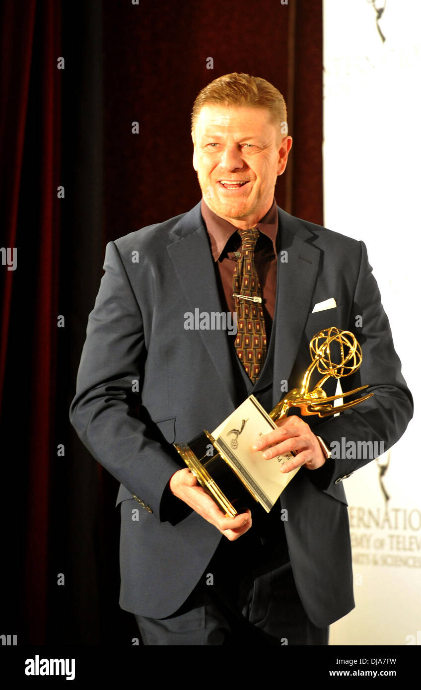 New York, NY, USA . 25th Nov, 2013. British actor Sean Bean poses after