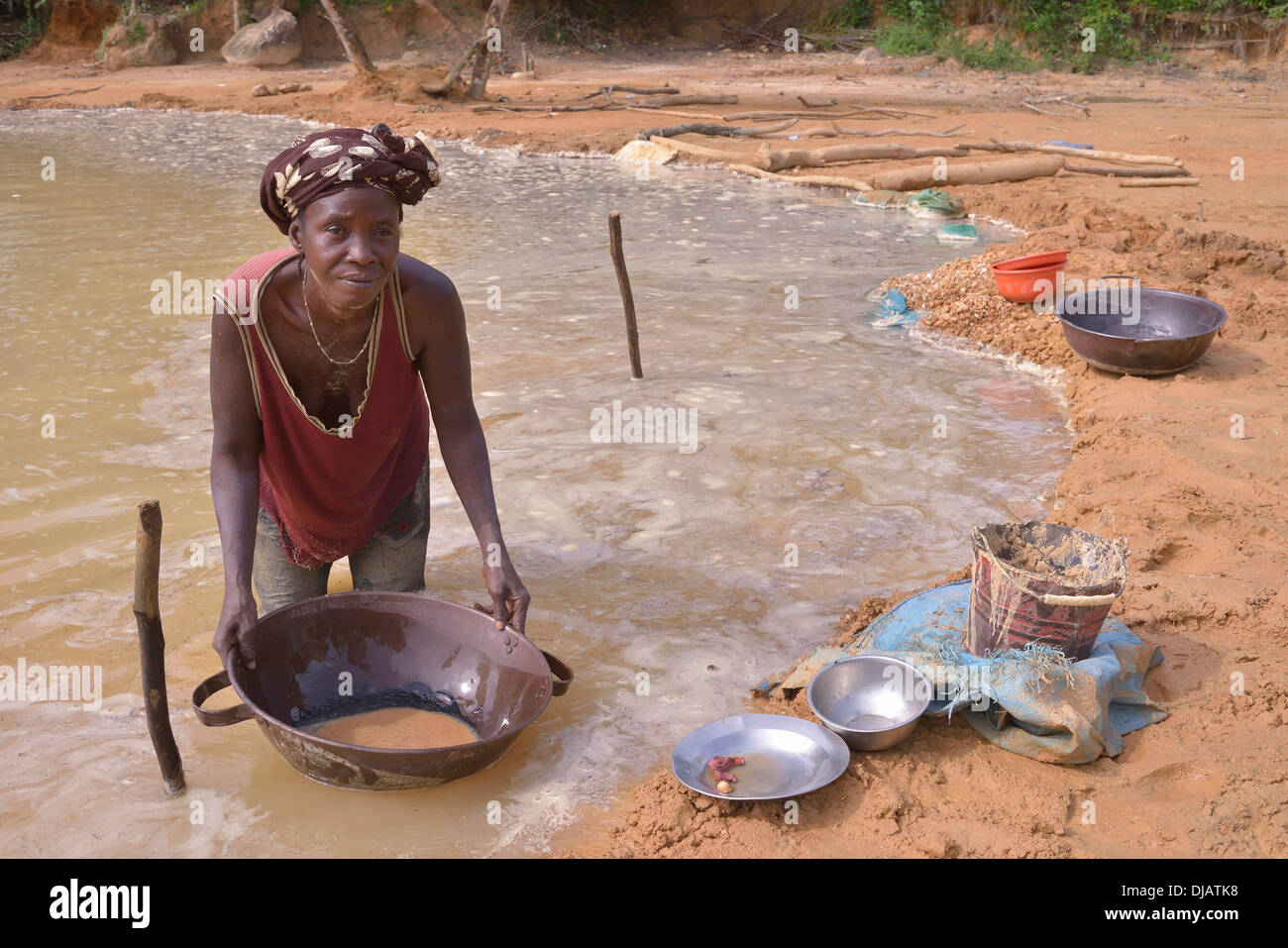 Gold sifting hires stock photography and images Alamy