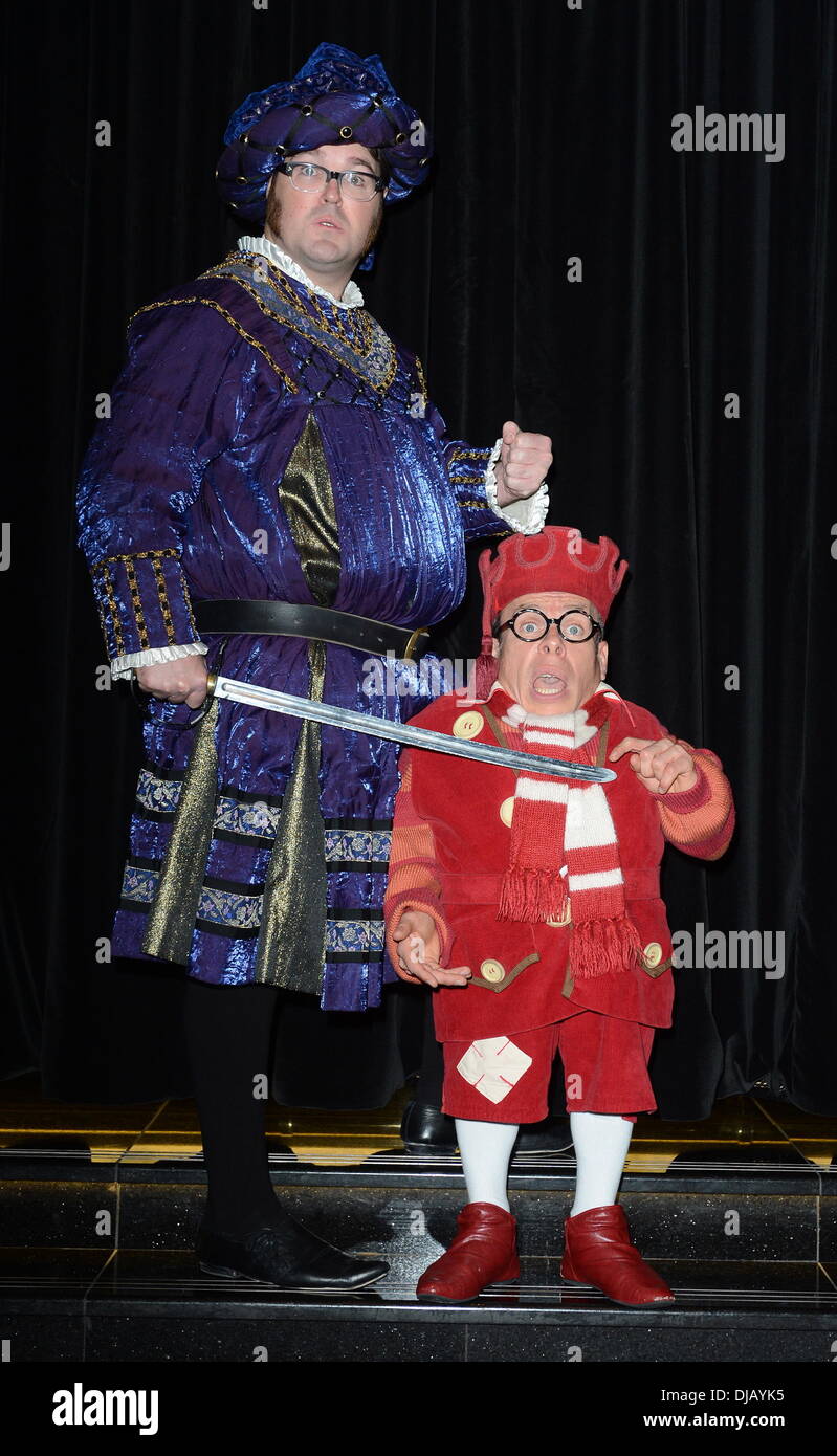 Jarred Christmas, Warwick Davis Stars of 'Snow White and the Seven
