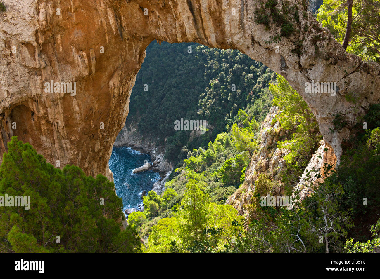 Arco naturale natural hires stock photography and images Alamy
