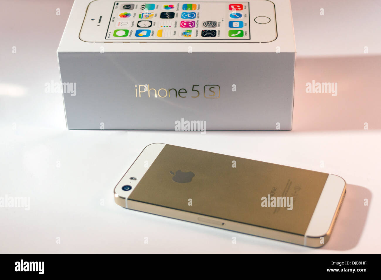Iphone 5s Box High Resolution Stock Photography And Images Alamy