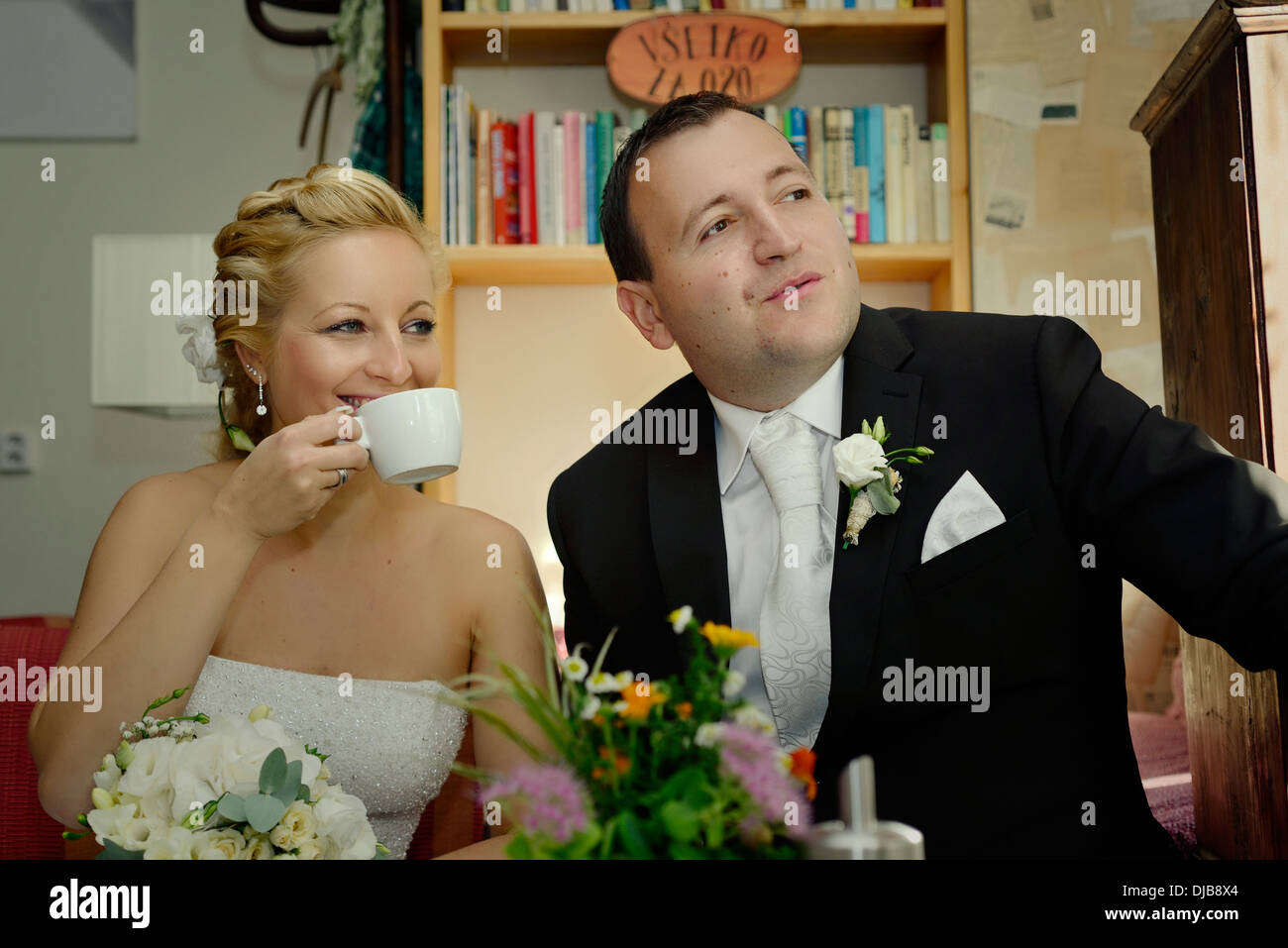 Married couple happy bride hi-res stock photography and images - Alamy