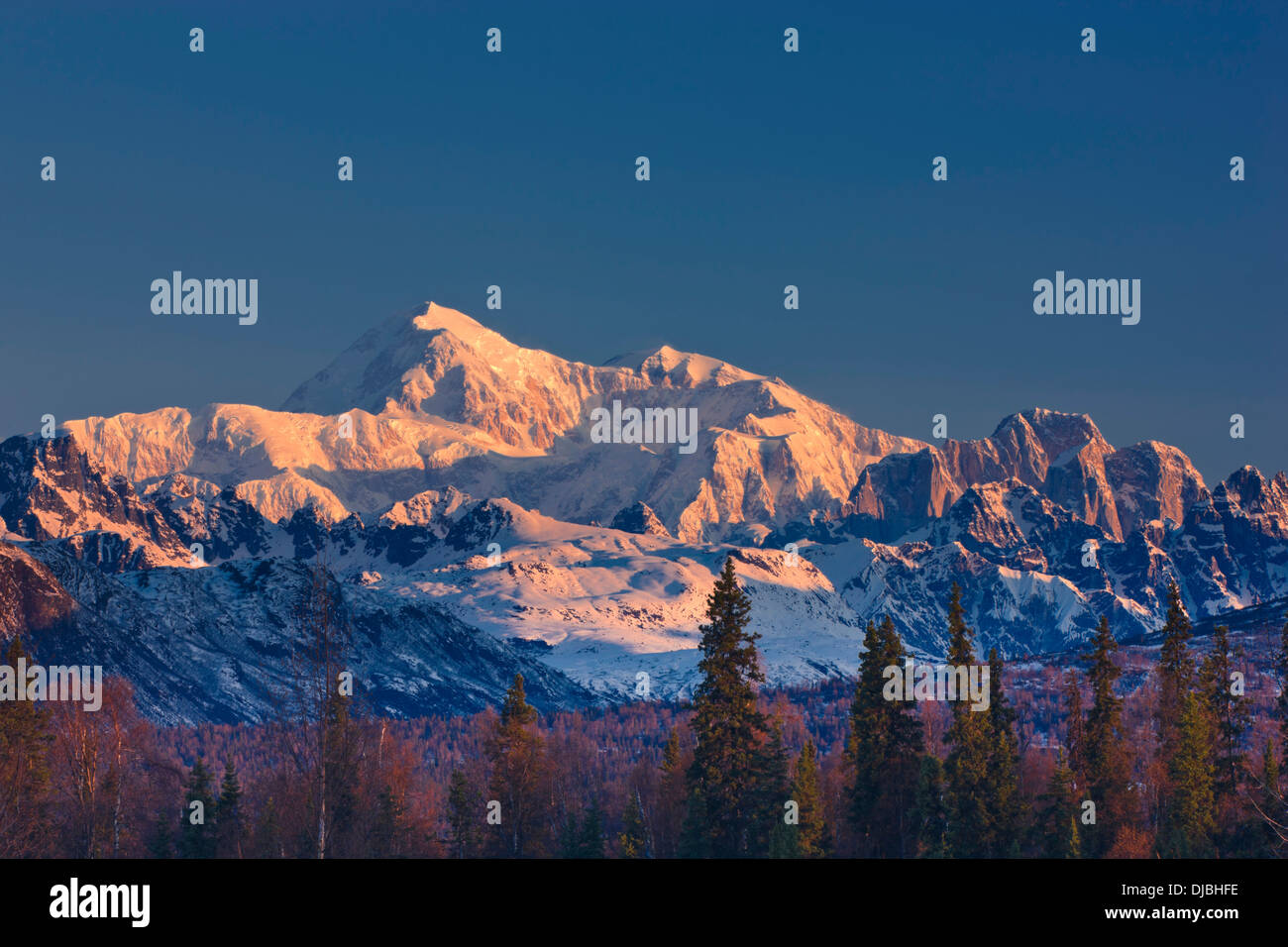 Sunrise on mount mckinley hi-res stock photography and images - Alamy