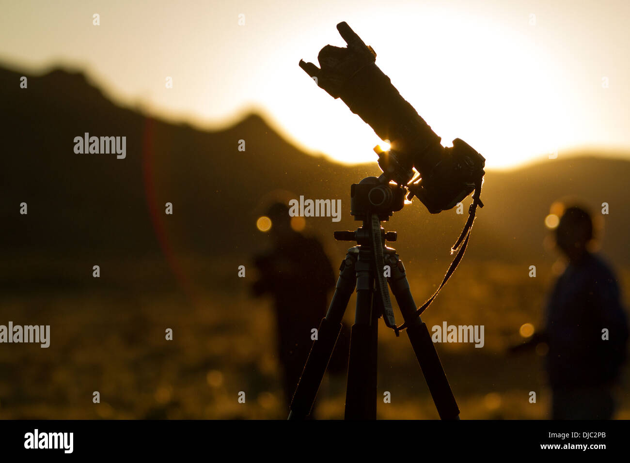 Tripod sunset hi-res stock photography and images - Alamy