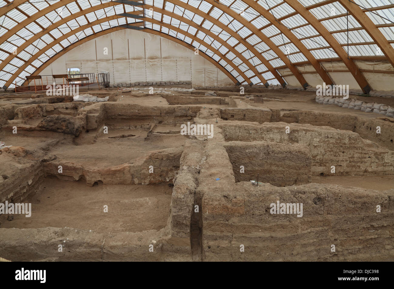 Catalhoyuk early neolithic site showing room divisions dating from 9,500 years, Cumra, Konya, central Turkey Stock Photo