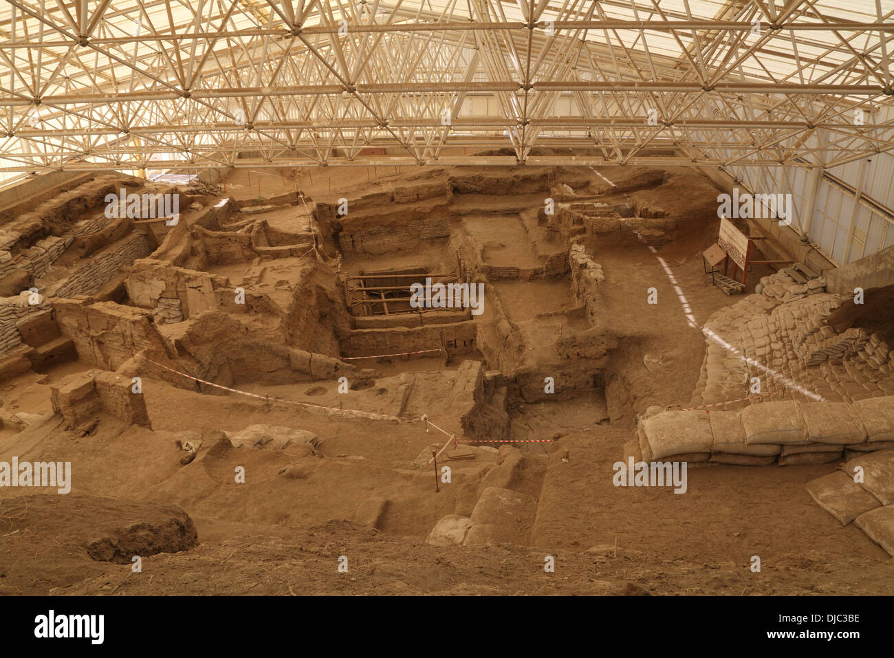 Excavations at Catalhoyuk early neolithic settlement dating from 9,500 years, Cumra, Konya, central Turkey Stock Photo