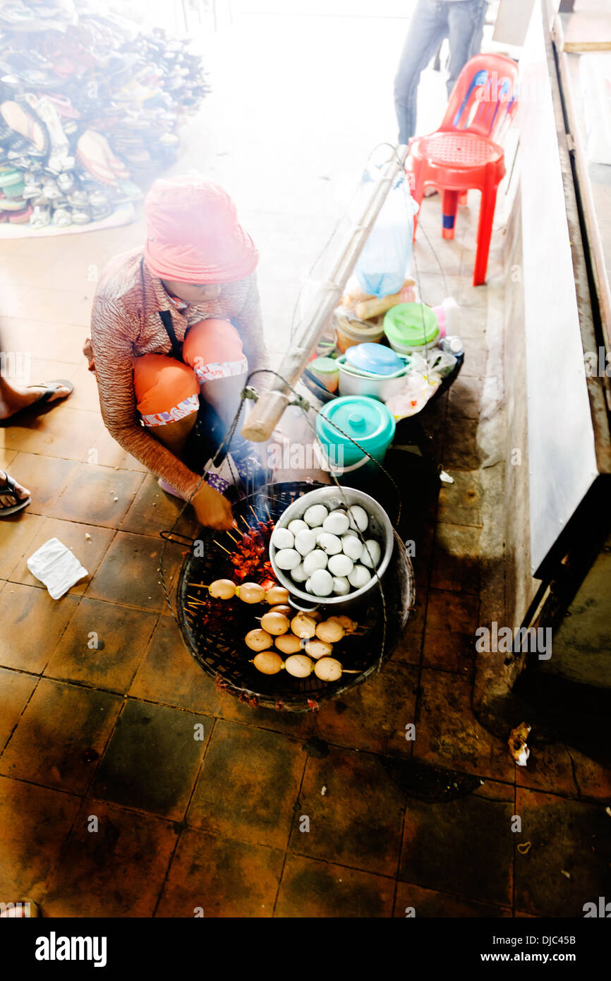 Grilled duck eggs hires stock photography and images Alamy