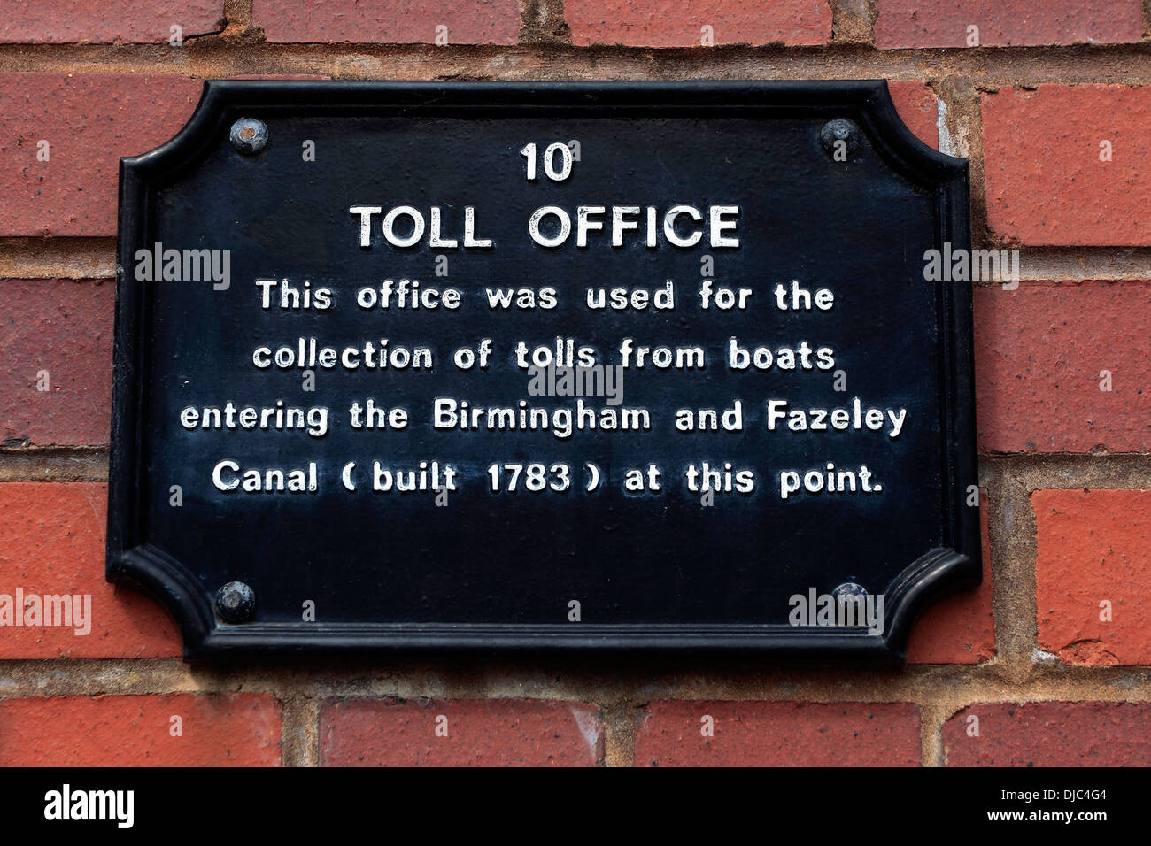 Cambrian Wharf Toll Plaque, Worcester and Birmingham Canal, Birmingham City, West Midlands, England, UK Stock Photo