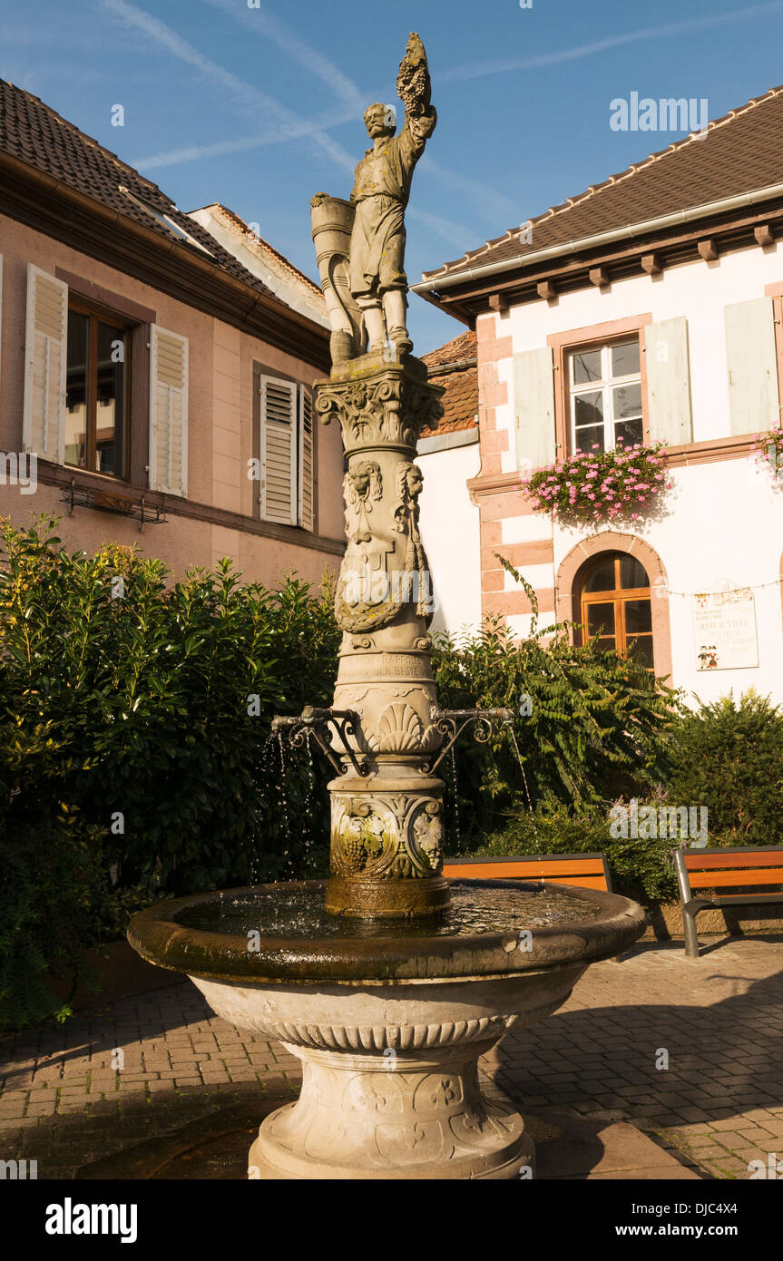 Elk213-2056v France, Alsace, Ribeauville, fountain Stock Photo