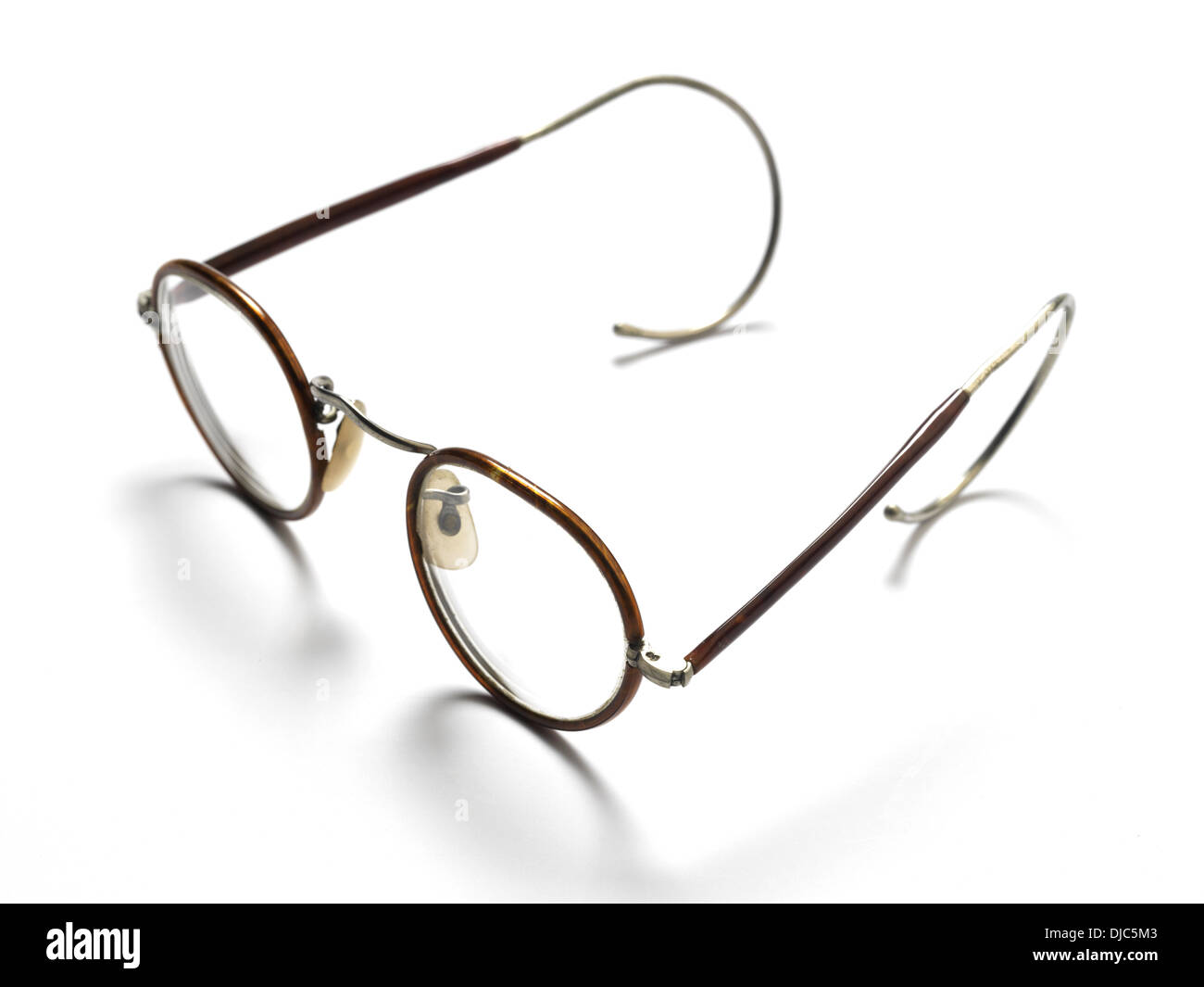 Wire rimmed spectacles hi-res stock photography and images - Alamy