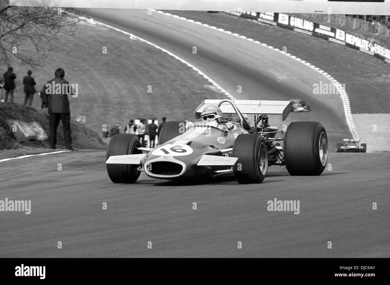 Jack Brabham in a Brabham Cosworth BT33 entering Druid's Hill Hairpin, Race of Champions, Brands Hatch, England 22 March 1970. Stock Photo