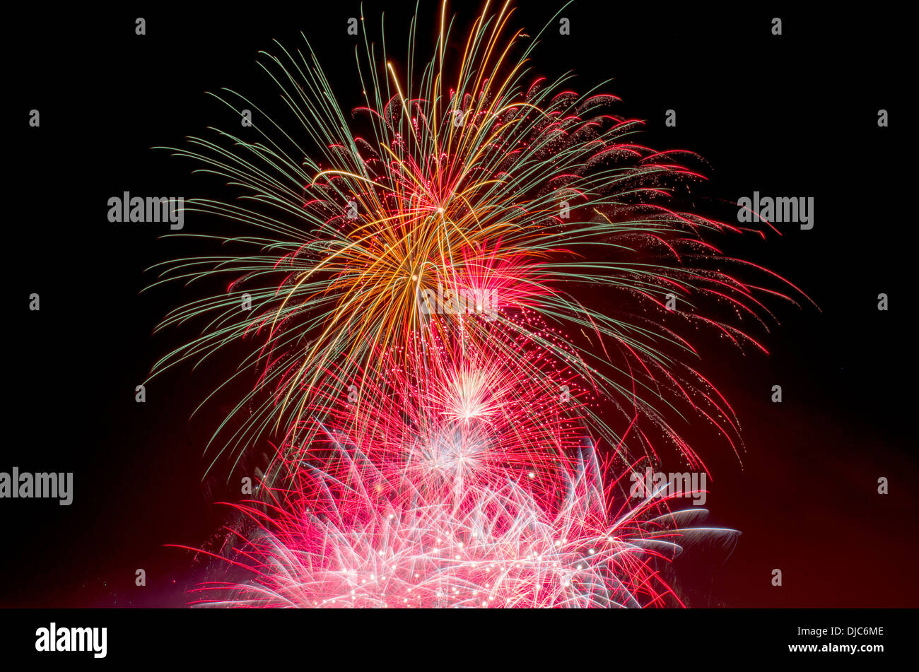 Fireworks on November 5th Guy Fawkes Night Stock Photo Alamy