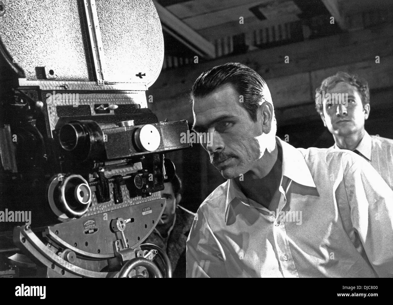 Tommy Lee Jones on-set of the TV Movie, The Amazing Howard Hughes, 1977 Stock Photo