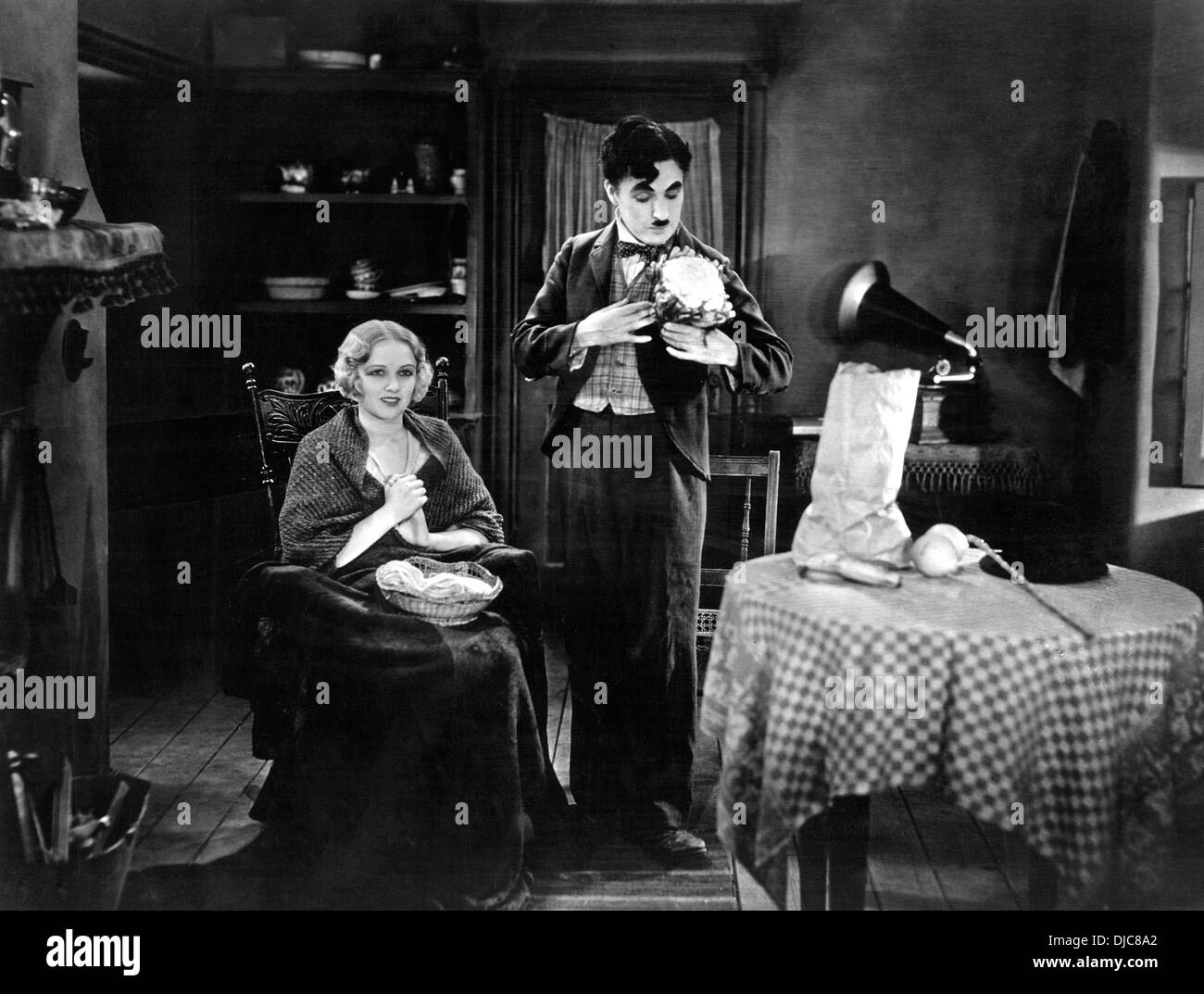Virginia Cherrill and Charlie Chaplin on-set of the Film, City Lights, 1931 Stock Photo