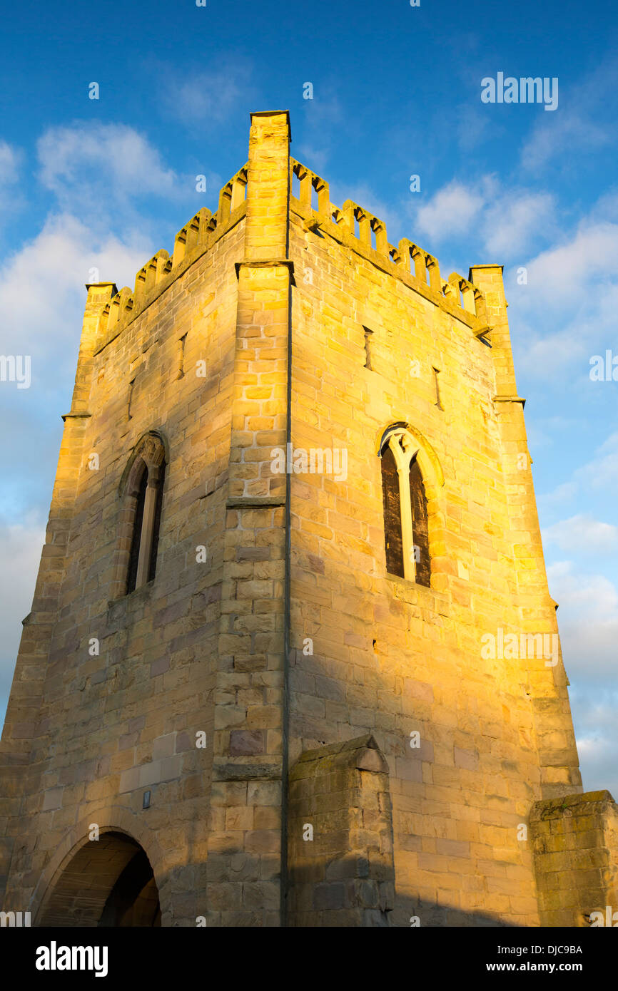 The Pottergate Tower in Alnwick, an old gateway that is part of the towns ancient defences, Northumberland, UK. Stock Photo