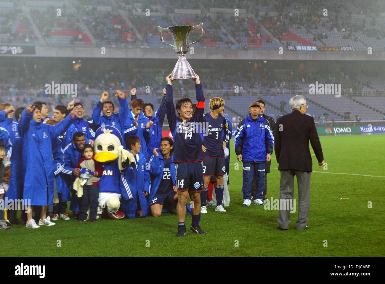 Yokohama International Stadium, Kanagawa, Japan. 29th Nov, 2003