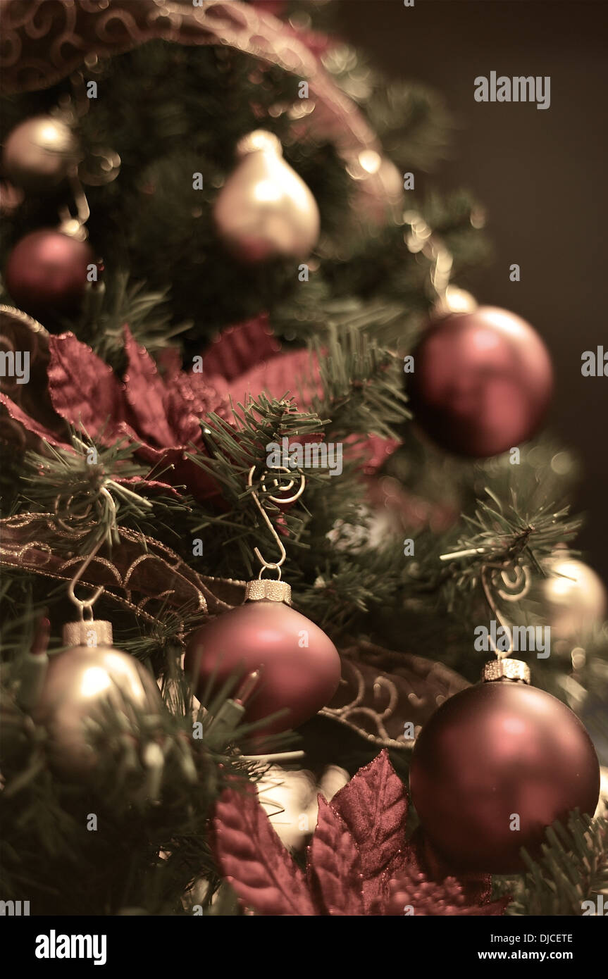 Vintage christmas tree hi-res stock photography and images - Alamy