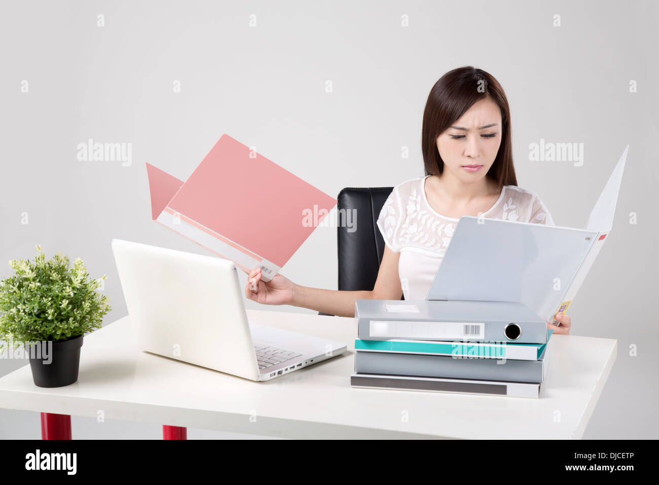 Old business woman laptop hi-res stock photography and images - Alamy