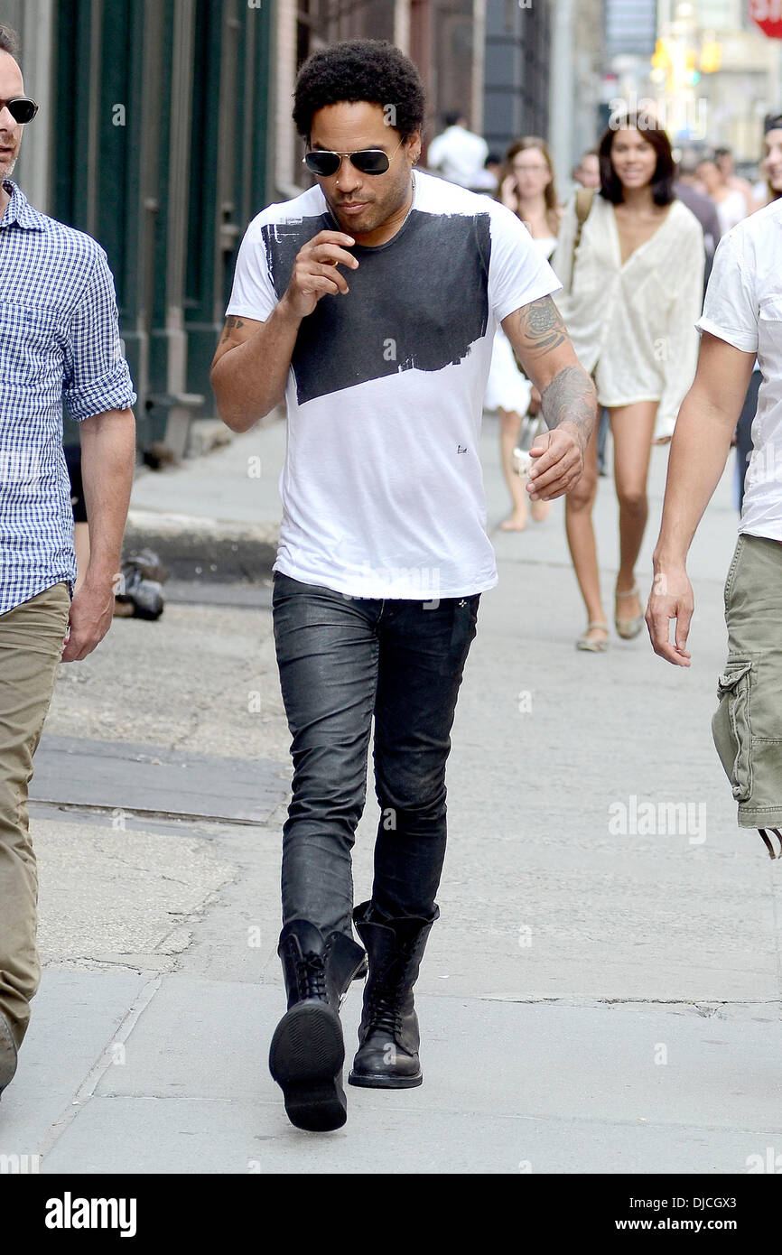Corrupt Panda Bedrog Lenny Kravitz walking with friends in the East Village New York City, USA -  23.08.12 Stock Photo - Alamy