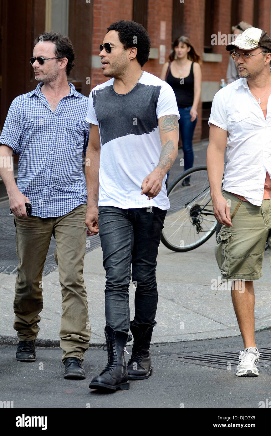 Corrupt Panda Bedrog Lenny Kravitz walking with friends in the East Village New York City, USA -  23.08.12 Stock Photo - Alamy