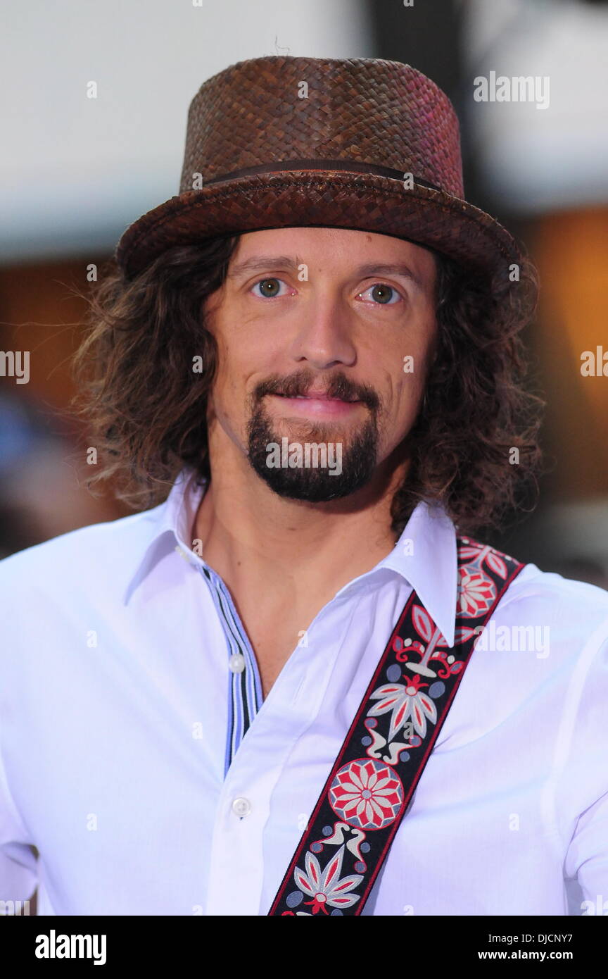 Jason Mraz performing live at the Toyota Concert Series on 'Today' New York  City, USA - 31.08.12 Stock Photo - Alamy