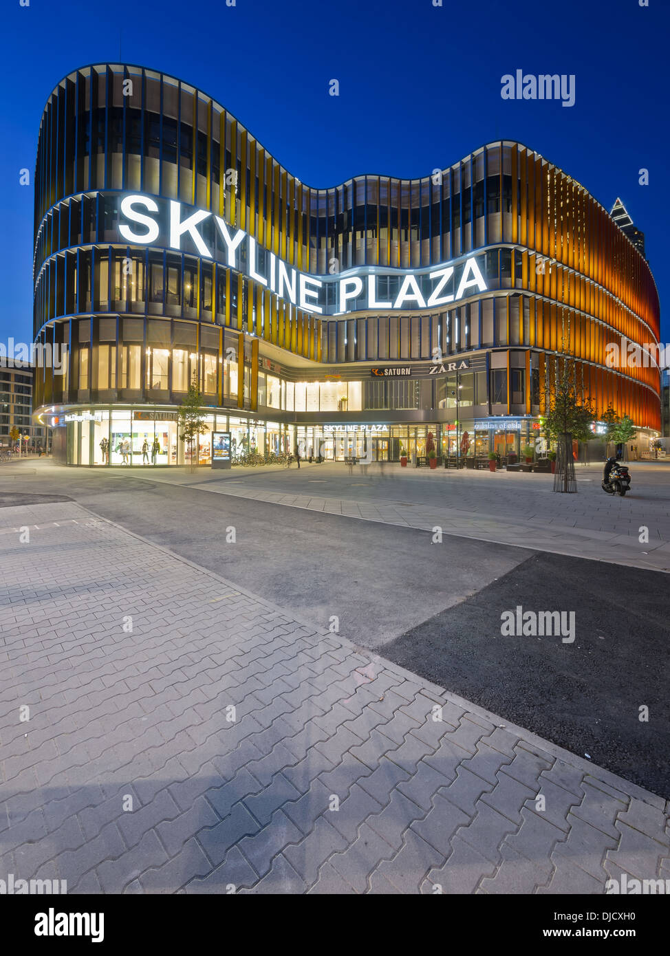 Germany, Hesse, Frankfurt, European Quarter, Skyline Plaza shopping center  in the evening Stock Photo - Alamy