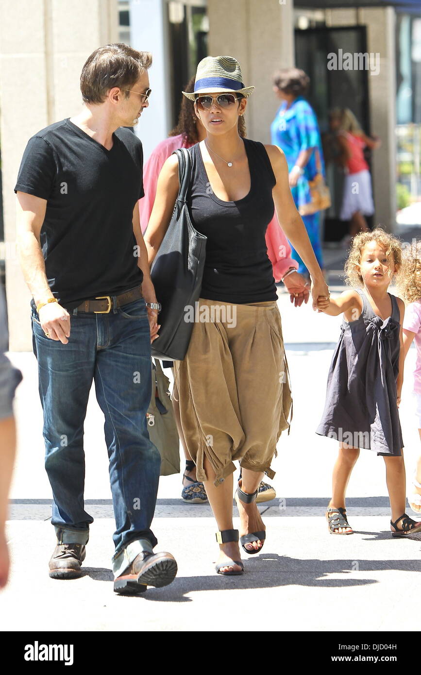 Olivier Martinez, Halle Berry and Nahla Ariela Aubry Halle Berry