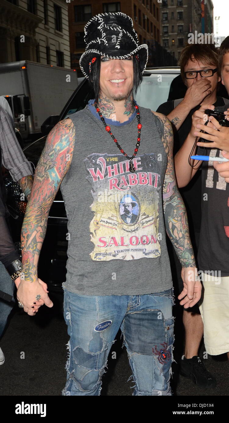 Dj Ashba Celebrities Are Photographed Outside Of Their Hotel In Midtown Manhattan New York City Usa 14 08 12 Stock Photo Alamy