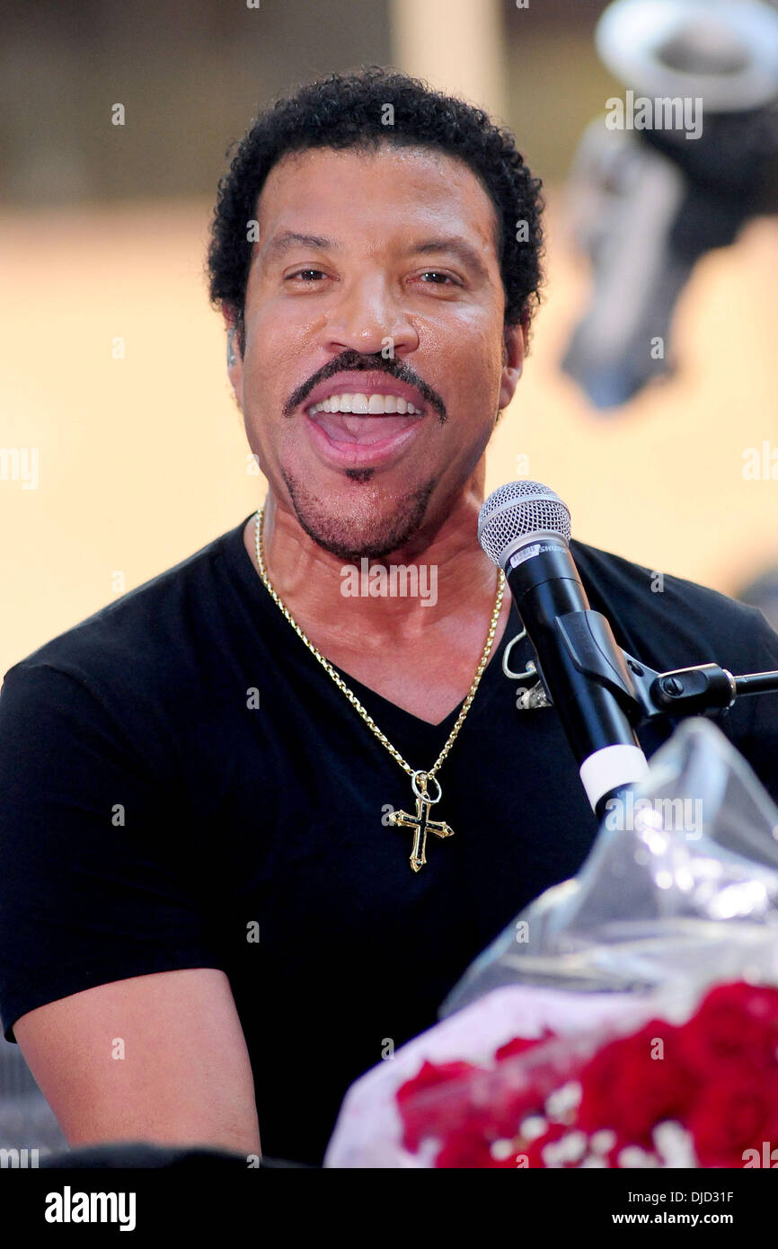 Where Does Lionel Richie Live
