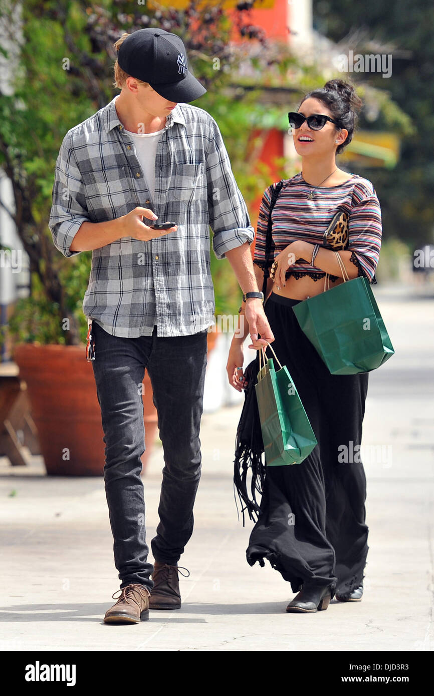 Vanessa Hudgens And Austin Butler Seen Out And About After Having Lunch In Hollywood Los Angeles California 16 08 12 Featuring Vanessa Hudgens And Austin Butler When 16 Aug 2012 Stock Photo Alamy