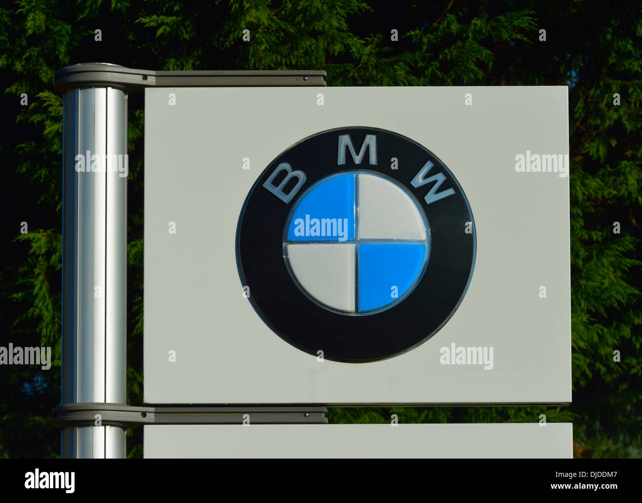BMW cars logo. Batemans. Kendal Road, Lindale, Lake District National Park, Cumbria, England, United Kingdom, Europe. Stock Photo