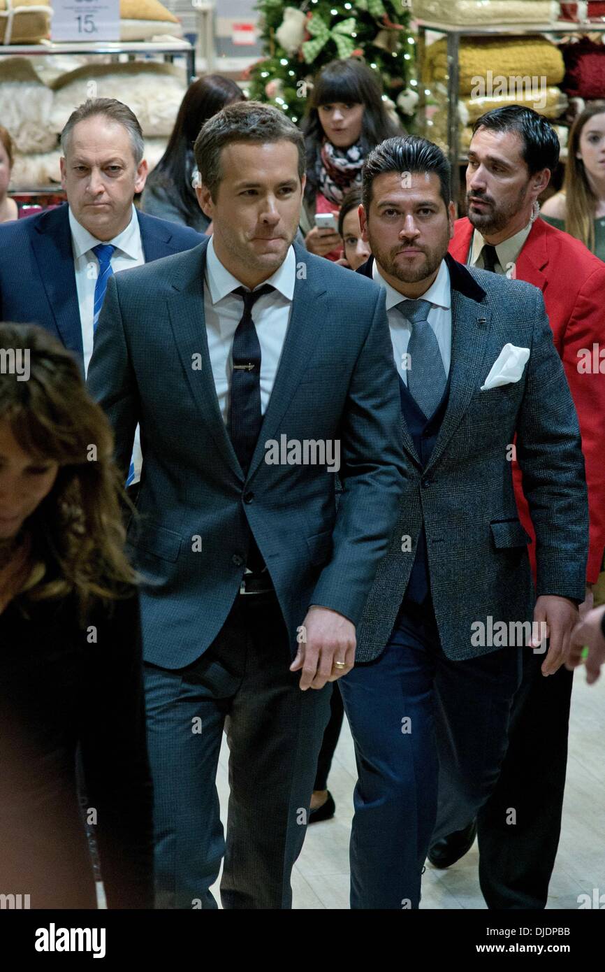 Madrid, Spain. 26th Nov, 2013. Canadian actor Ryan Reynolds, has celebrated  15 years of successful fragrance Boss Bottled by Hugo Boss in the English  Court of La Castellana of Madrid, on November