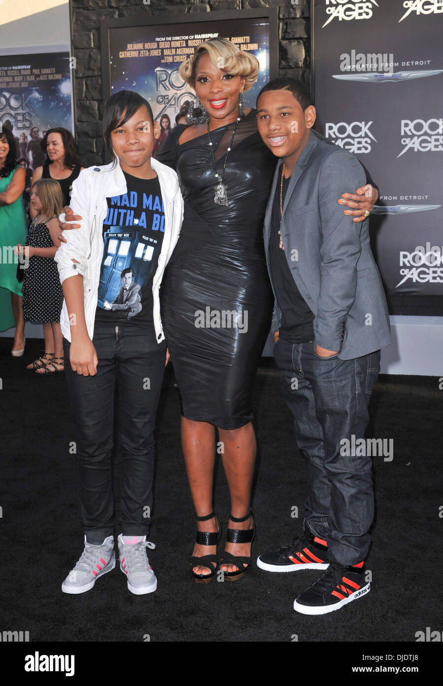 Mary j blige and family hi-res stock photography and images - Alamy