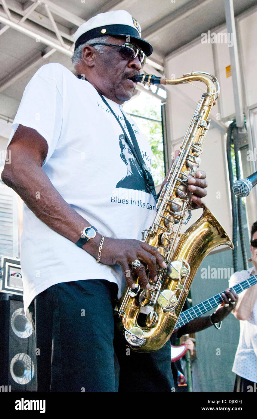 Eddie shaw hires stock photography and images Alamy