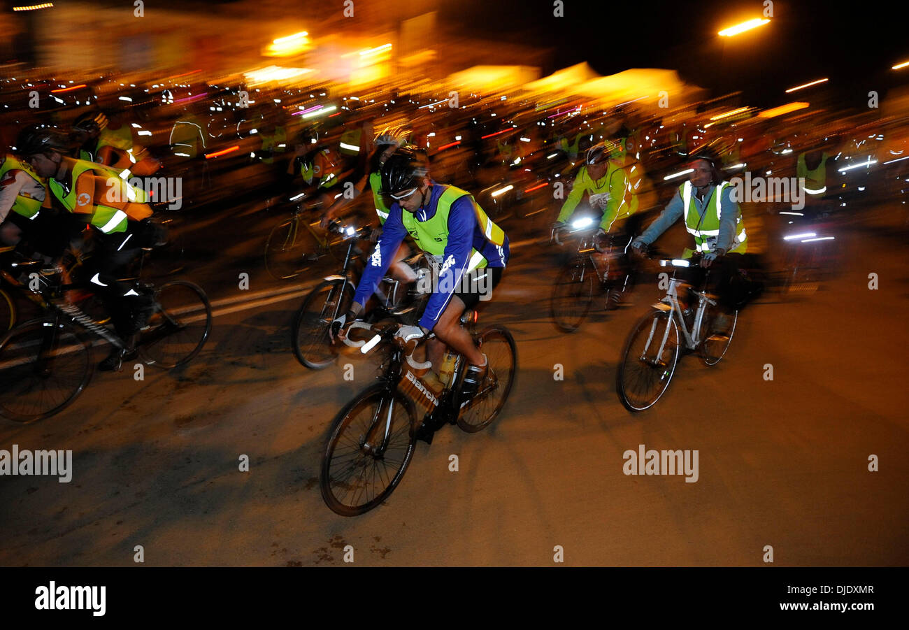 Atmosphere Nightrider 2012 - A unique 100km moonlit ride past London's ...