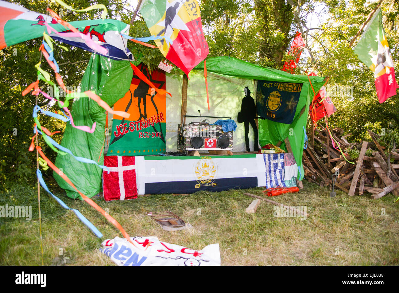 Joe Strummer stage, strummerville, Lost Vaugeness, glastonbury Festival 2004, Somerset, England, United Kingdom. Stock Photo