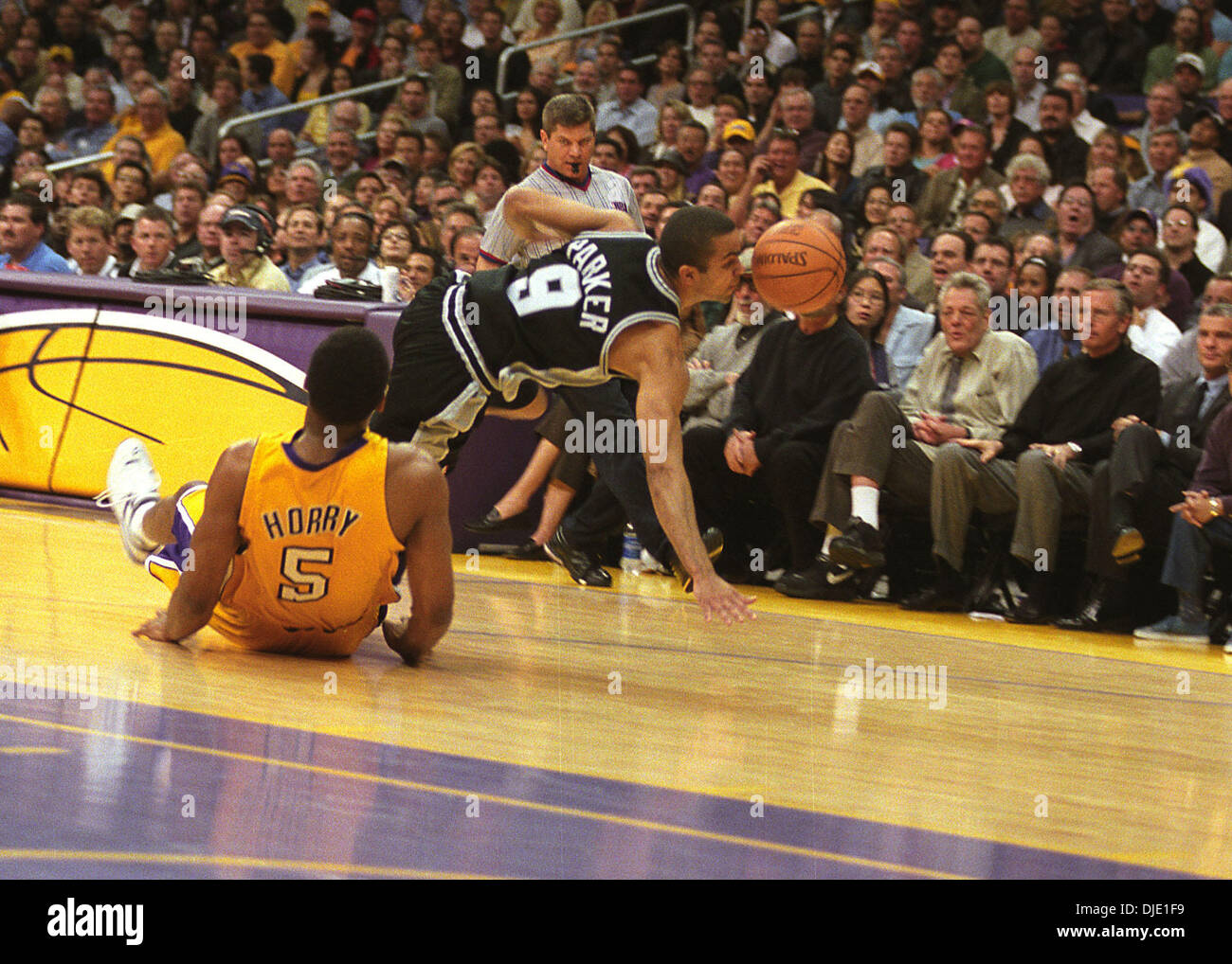 Los angeles lakers court hi-res stock photography and images - Alamy