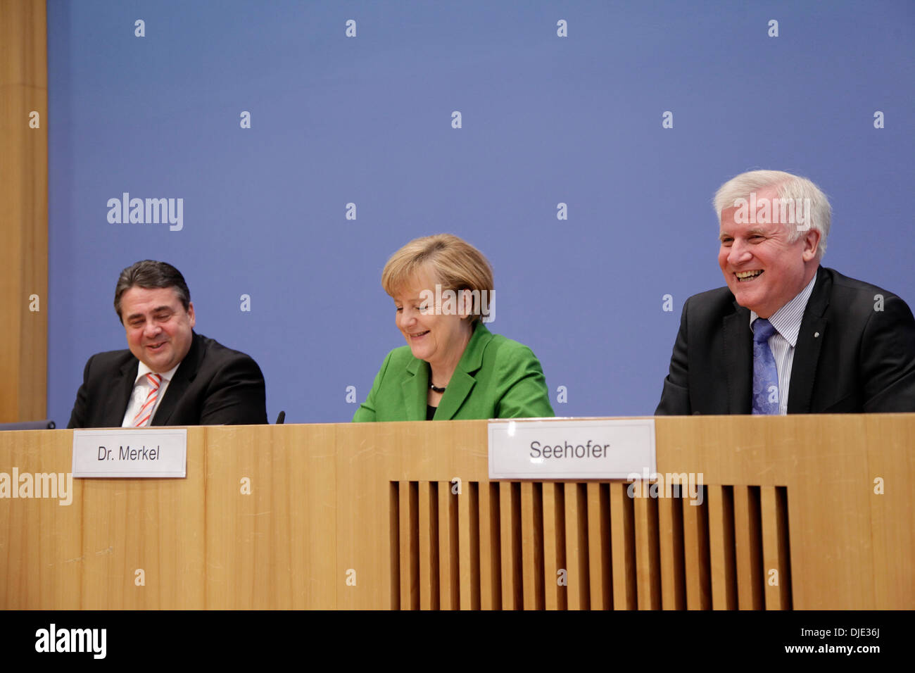 Berlin, Germany. 27th November, 2013.Merkel (CDU), Seehofer (CSU),  and Gabriel (SPD) present the coalition contract at the Bundespressekonferenz in Berlin. / Picture: Angela Merkel, German Chancellor, Sigmar Gabriel (SPD), SPD Chairman, and Horst Seehofer (CSU), CSU chairman and Minister-President of Bavaria, Credit:  Reynaldo Chaib Paganelli/Alamy Live News Stock Photo