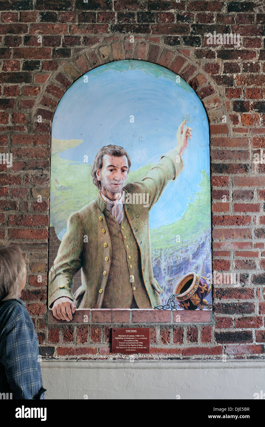 Mural painting of Tom Paine (the author of 'Rights of Man') by Julian Bell, on a wall in Market Passage, Lewes. Stock Photo