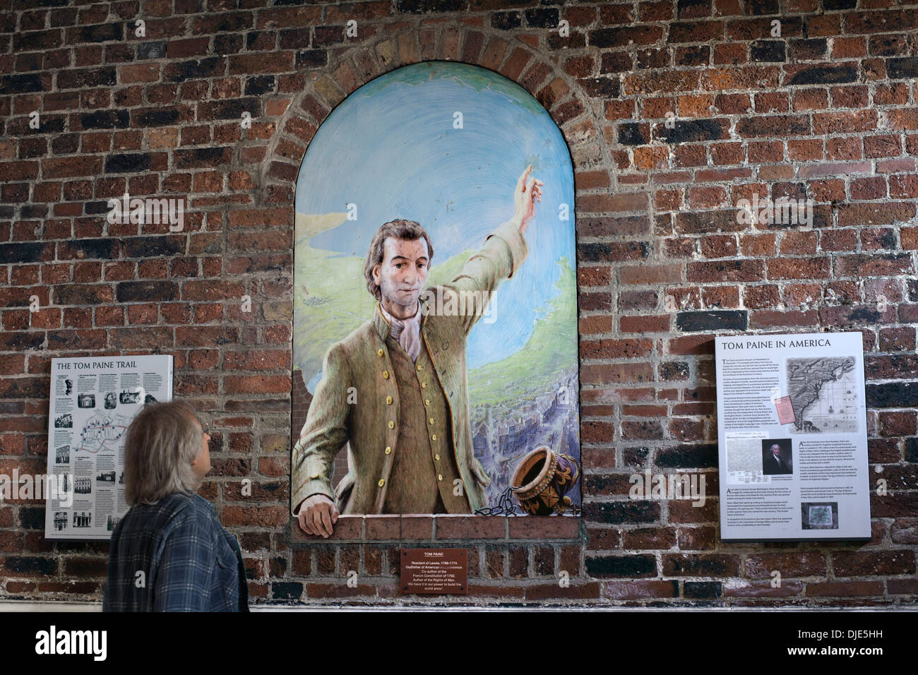 Mural painting of Tom Paine (the author of 'Rights of Man') by Julian Bell, on a wall in Market Passage, Lewes. Stock Photo