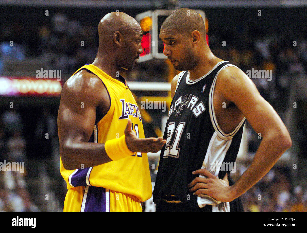 40yo Karl Malone put 30 points - 2004 Playoffs Round 1 Game 4 - Los Angeles  Lakers @ Houston Rockets 