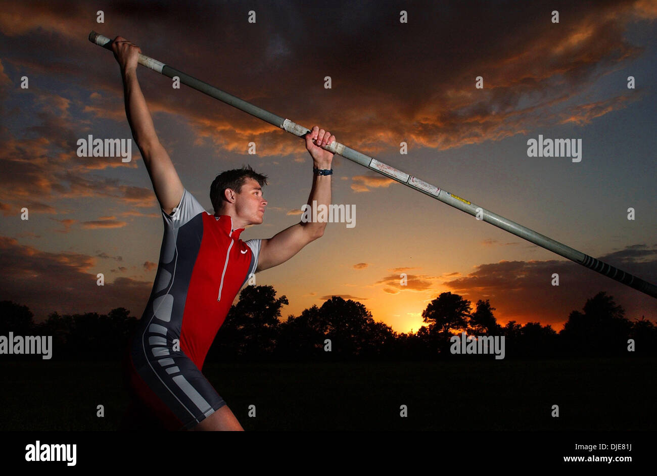 Pole vaulters hires stock photography and images Alamy