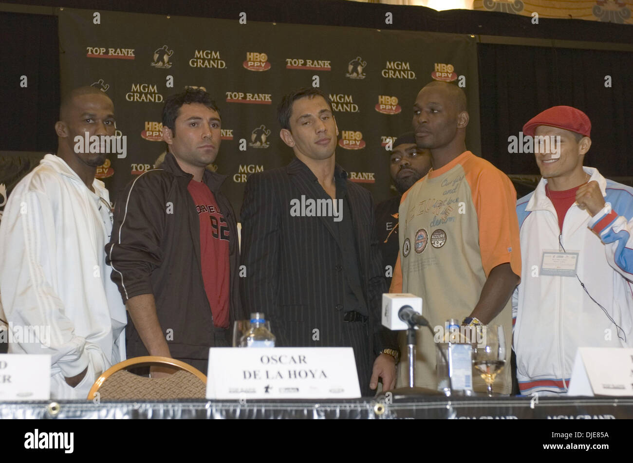 Jun 02, 2004; Las Vegas, NV, USA; ROBERT ALLEN, OSCAR DE LA HOYA, FELIX STURM, BERNARD HOPKINS and JUAN LAZCANO face off at the press conference for their upcoming fights June 5, 2004 at The MGM Grand Hotel in Las Vegas. Stock Photo