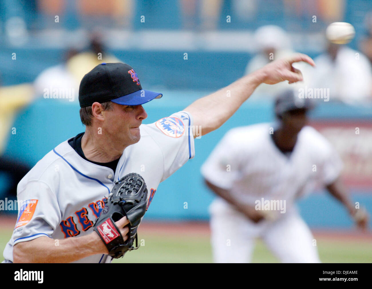 Florida marlins player mike piazza hi-res stock photography and